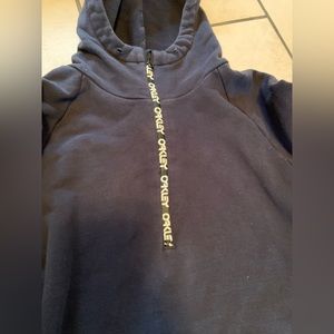 Mens Oakley half zip hoodie, size L, navy blue color